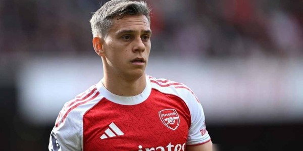 替补边锋成香饽饽，2200万报价引争议，阿尔特塔面临两难抉择