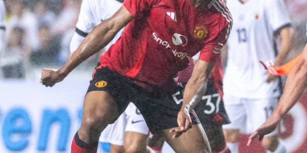 曼联夏窗雷霆出击！库尼亚+姆贝莫双重引援震撼英超