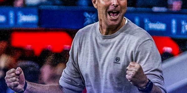 尴尬！滕哈赫执教勒沃库森1平1负下课，尤尔曼德3胜1平，或回荷甲