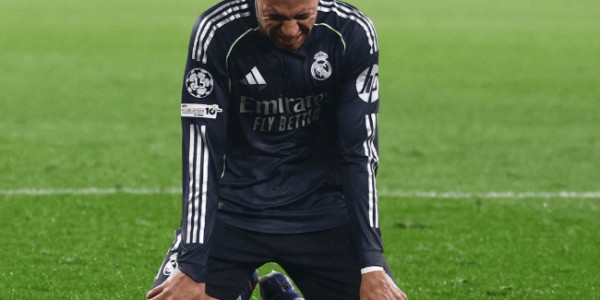 不装了，姆巴佩突爆争议消息！法国队不满，球迷：别耽误世界杯了